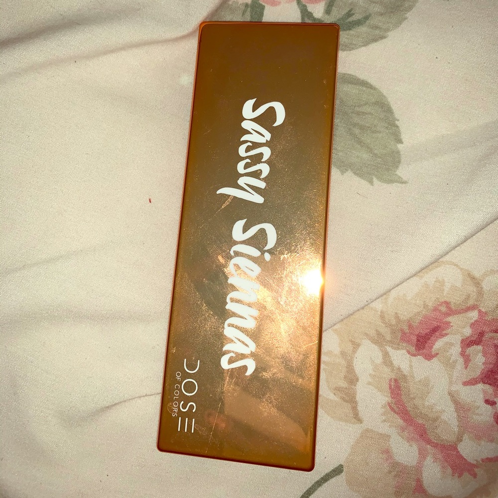 Dose sassy siennas eyeshadow palette